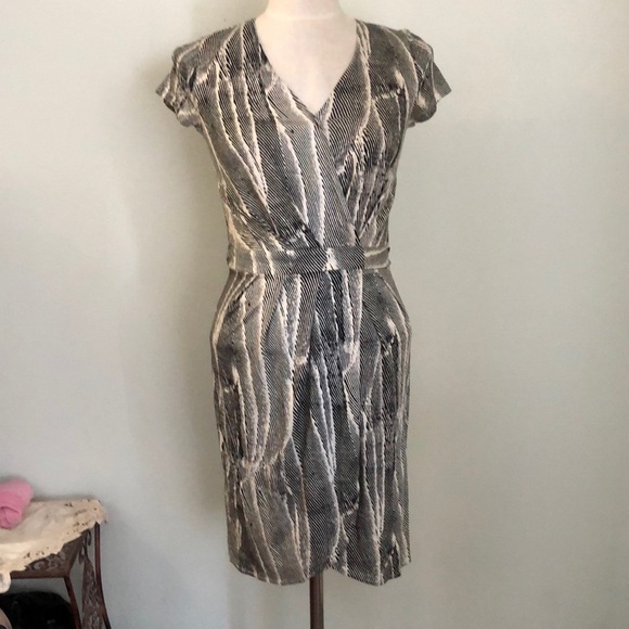 NWT Banana Republic Wrap Cream Black Abstract Print Midi Dress XS Petite - Picture 2 of 10